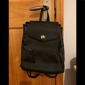 CLARKS LEATHER BACKPACK (BLACK)